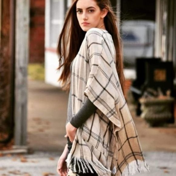 Tassels and Lace Accessories - Plaid Cardigan Kimono Ruana Wrap